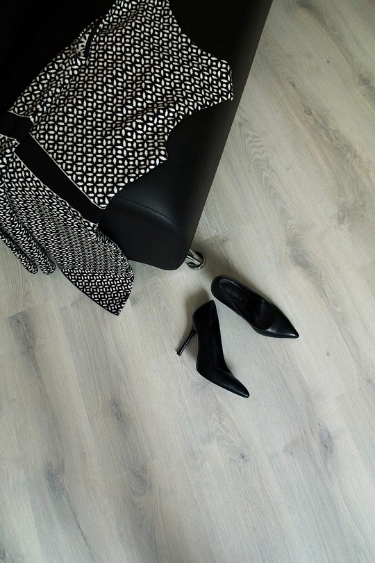 Виниловый пол FINEFLOOR Дуб Уоррен FF-1232