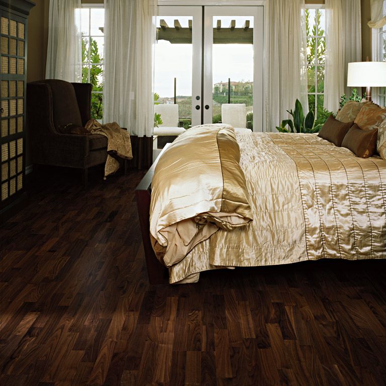 Паркетная доска Kahrs Орех Монреаль 3-полосный