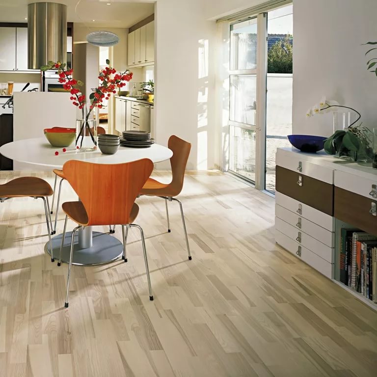 Паркетная доска Kahrs Ясень Чериале 3-полосный