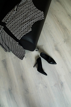 Виниловый пол FINEFLOOR Дуб Уоррен FF-1232